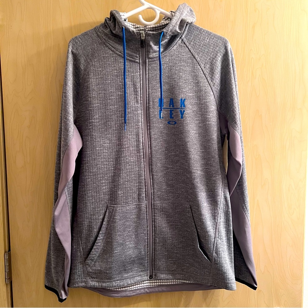 Oakley Zip-up Sweatshirt in Gray with Blue Logo - Men’s Medium